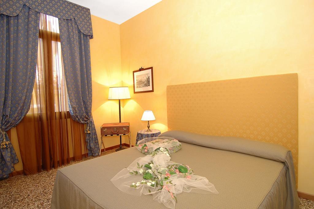 Residence Odoni Veneza Quarto foto