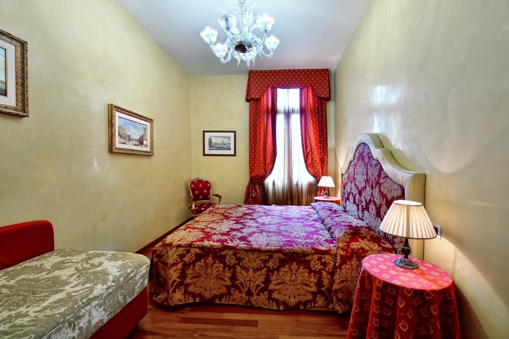 Residence Odoni Veneza Quarto foto